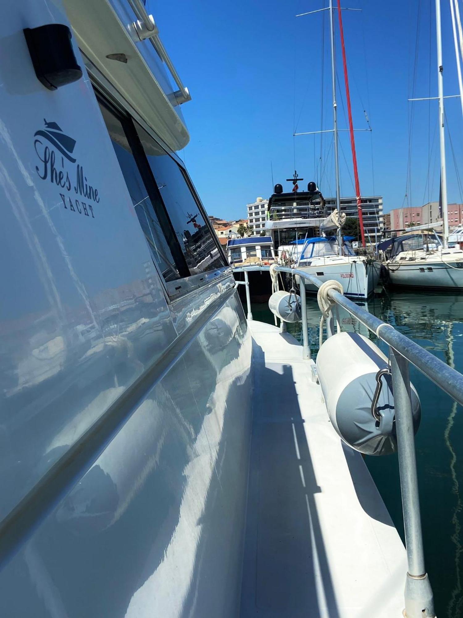 She'S Mine Yacht Hotel Catania Luaran gambar